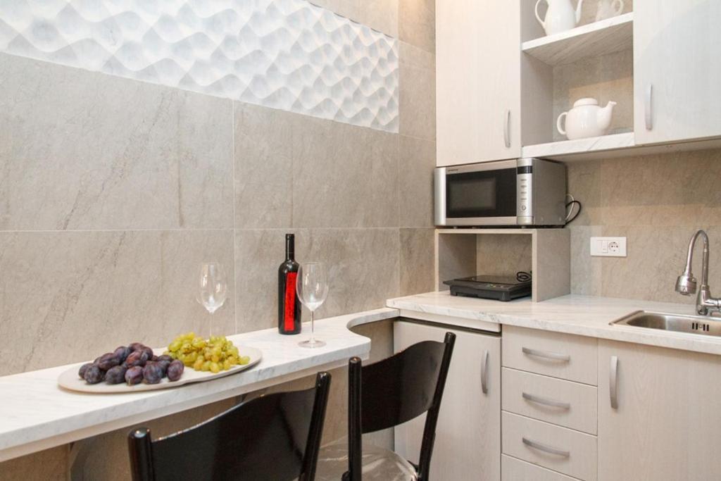 City Center Apartment With Balcony Beograd Bagian luar foto