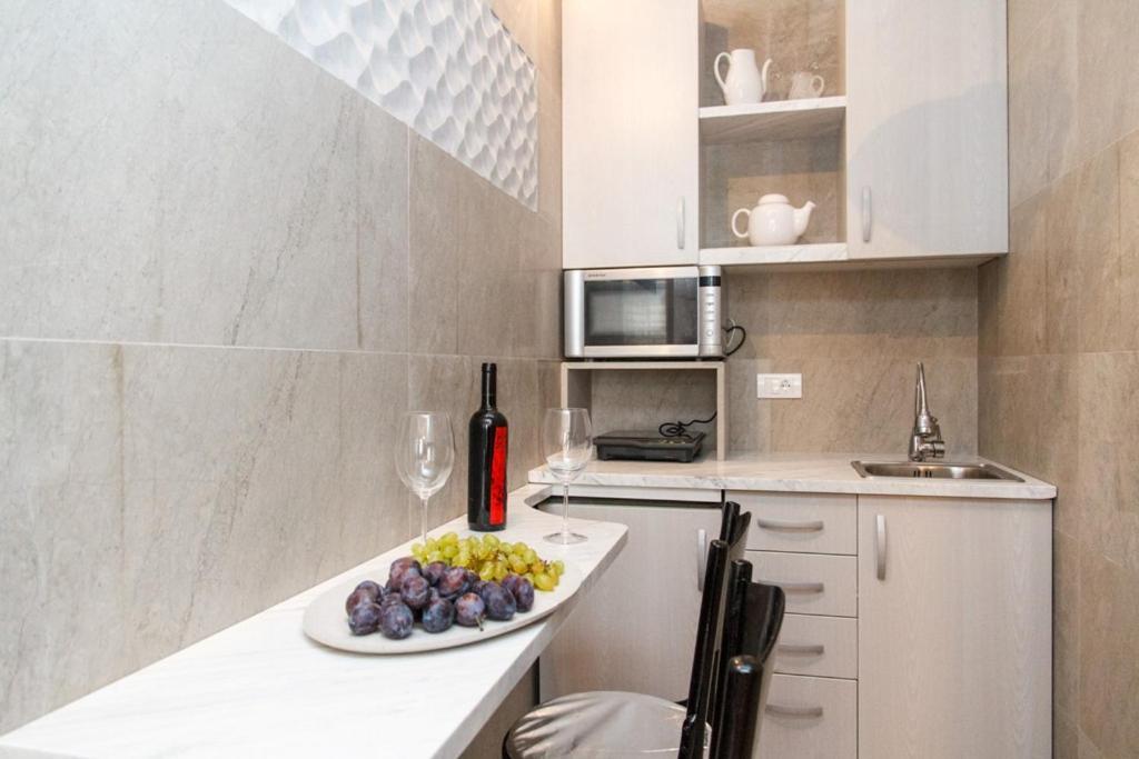 City Center Apartment With Balcony Beograd Bagian luar foto
